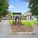 Apartment In With Pool Access Ficulle